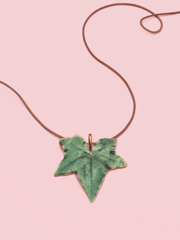 Edera Pendant Necklace in Bronze and Forest Green